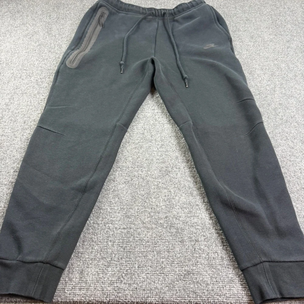 Nike Tech Fleece Joggers Size Large Black FB8002-010 Tapered Sweatpants Men's